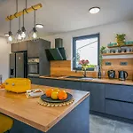Villa Noel By Interhome Umago
